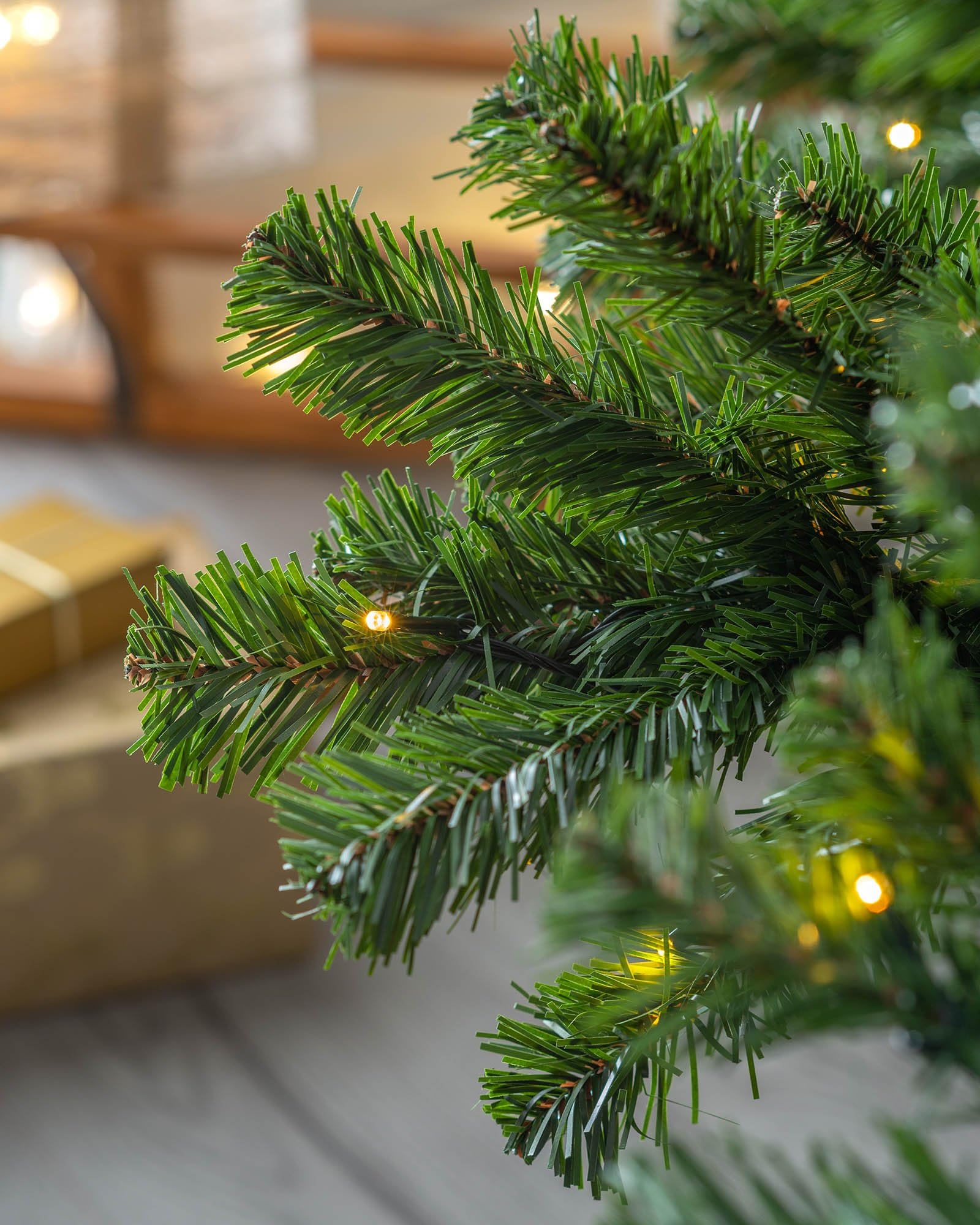 WeRChristmas Pre-Lit Spruce Multi-Function Christmas Tree, 2.1 m - 7 feet with 300-LED Lights, Green
